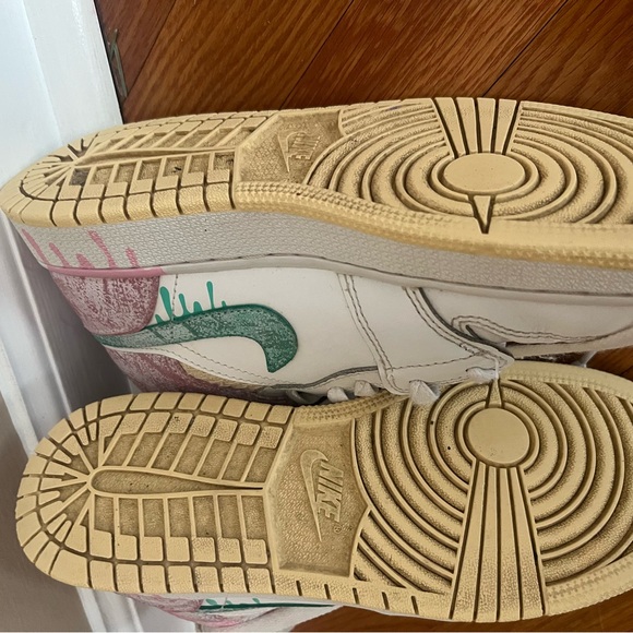 Kids Jordan Sneakers ‘ice cream’ style super unique size 5 - Picture 4 of 6